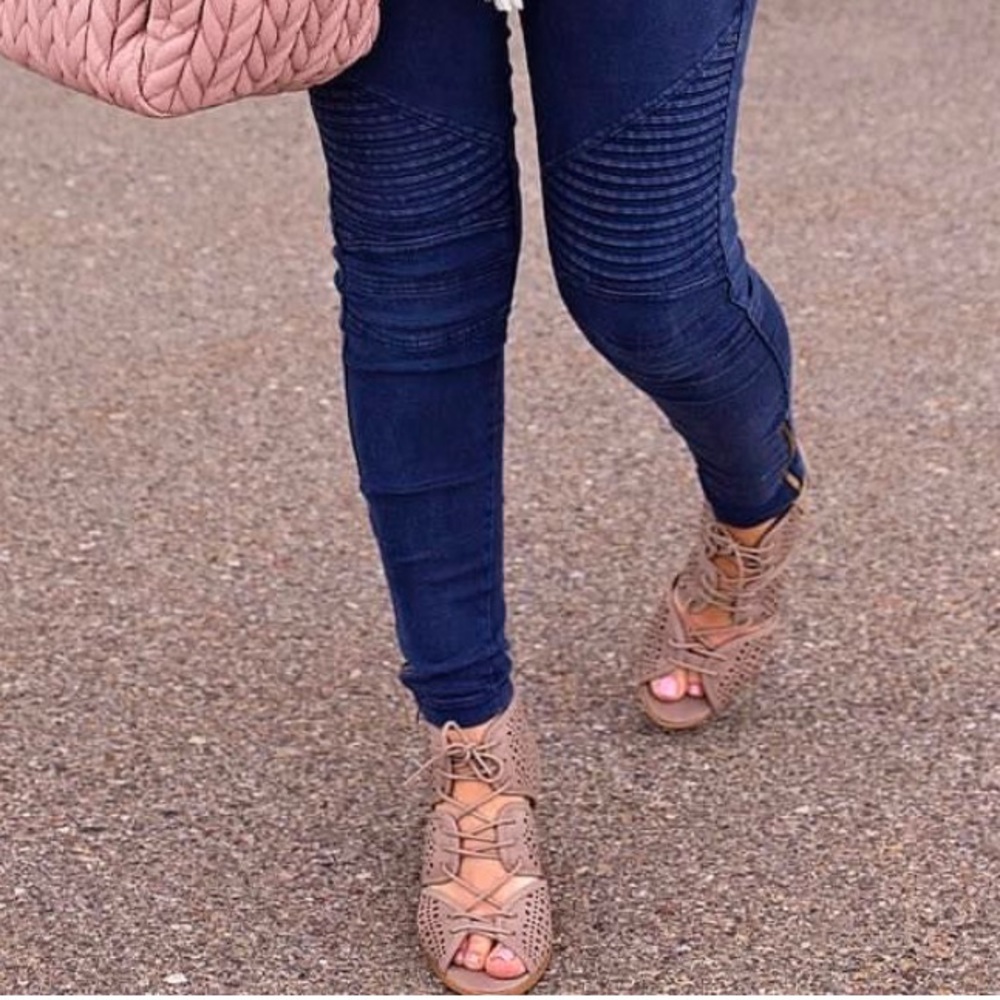Qupid cut out heeled sandal